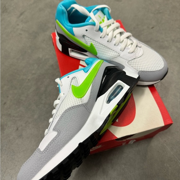 NIB Nike Air Max St Retro Running Sneakers White Blue Women’s Size 7/38 - Picture 2 of 6